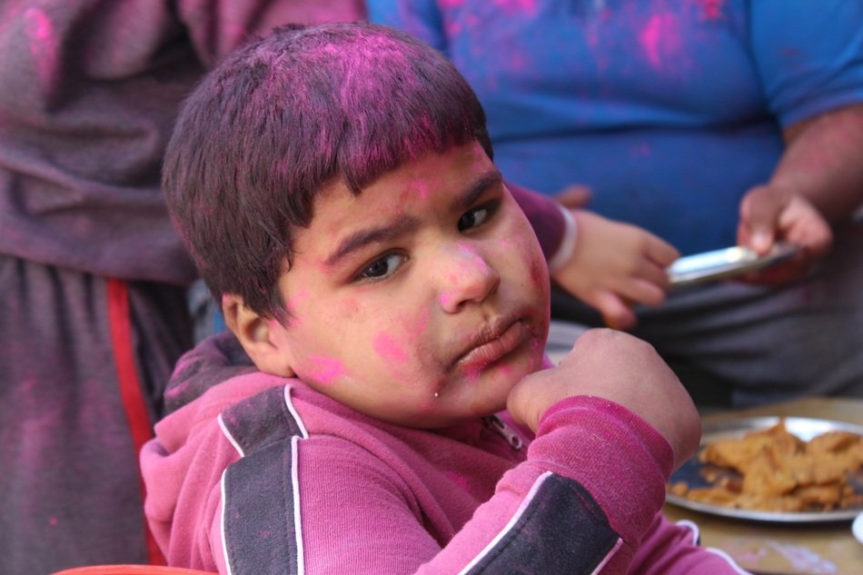 holi children
