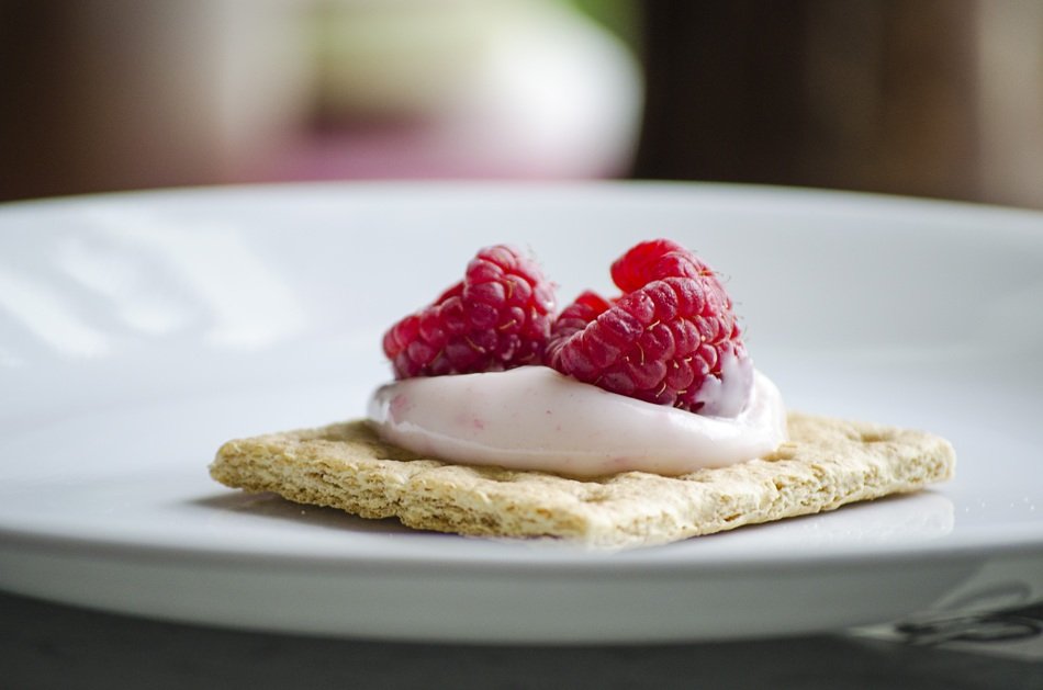 cracker desert with rasberries and cream