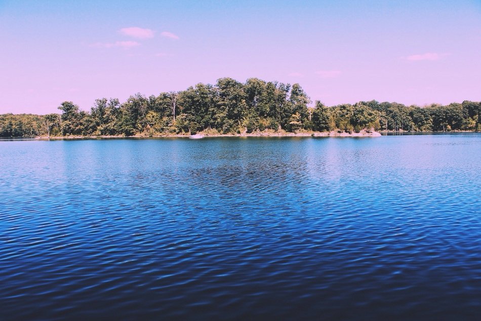 lake near the island