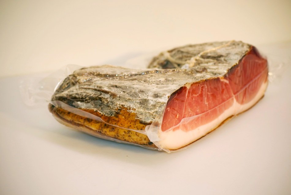 The speck in vacuum pack