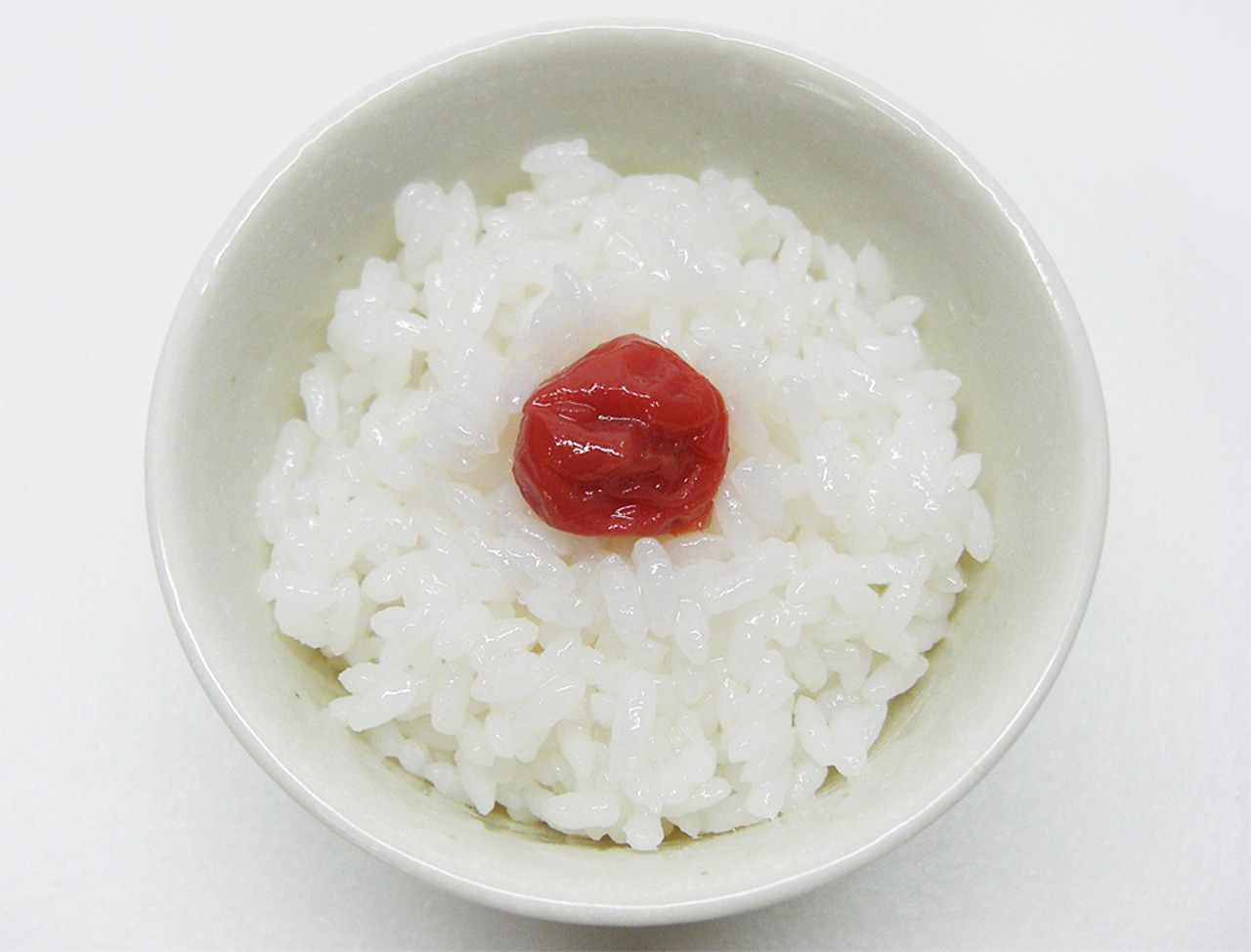 Японский рис. Азиатская кухня рис. Азиатские блюда с рисом. Японские миски для риса. Японский рис с красной.