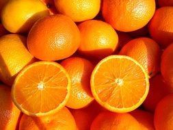 many ripe oranges