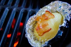 grilled potatoes with charcoal