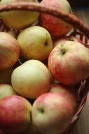 incredibly tasty apples basket