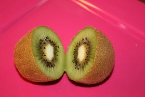 kiwi in half