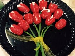 salad in the form of a bouquet of tulips