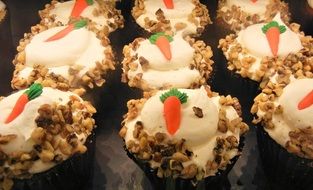 carrot muffins with cream cheese