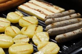 grill sausage with potatoes