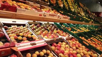 peaches market