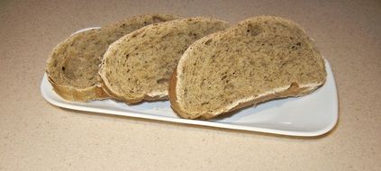 sliced bread with oregano