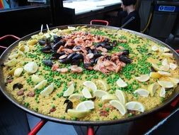 paella food borough