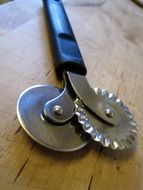 kitchen tool for slicing pizza
