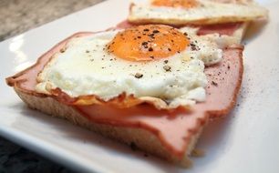 toast with bacon and fried egg