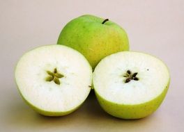 cut green apple