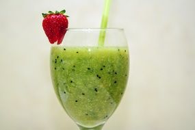 smoothies of kiwi in glass