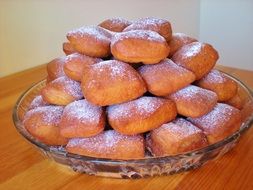 donuts with icing sugar