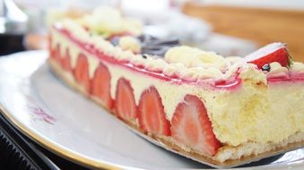 cake with strawberries and cream