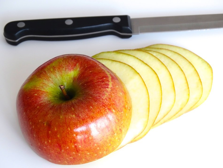 sliced juicy apple