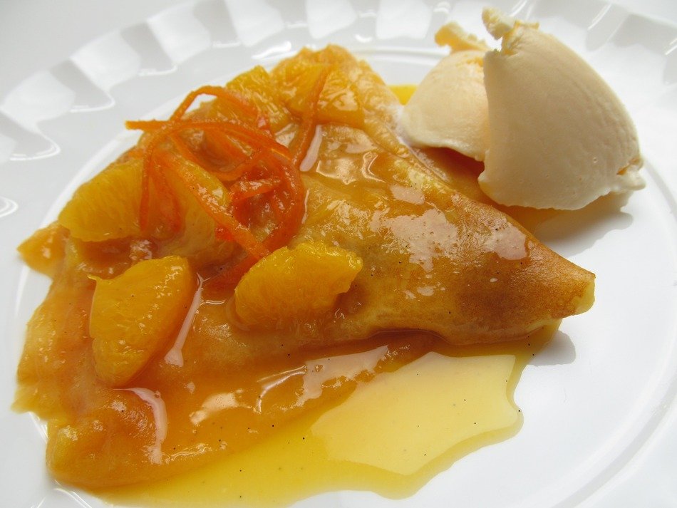 crepe suzette in a plate