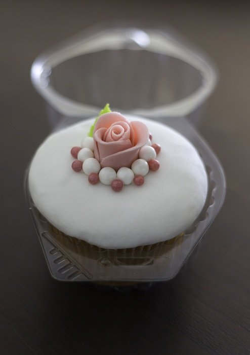 rose decorated cupcake