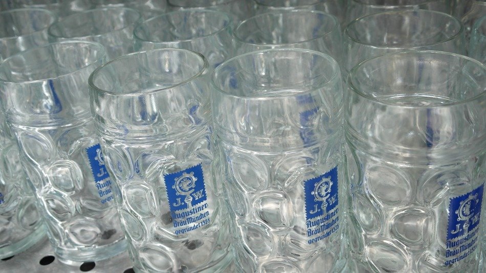 empty glass mugs for beer