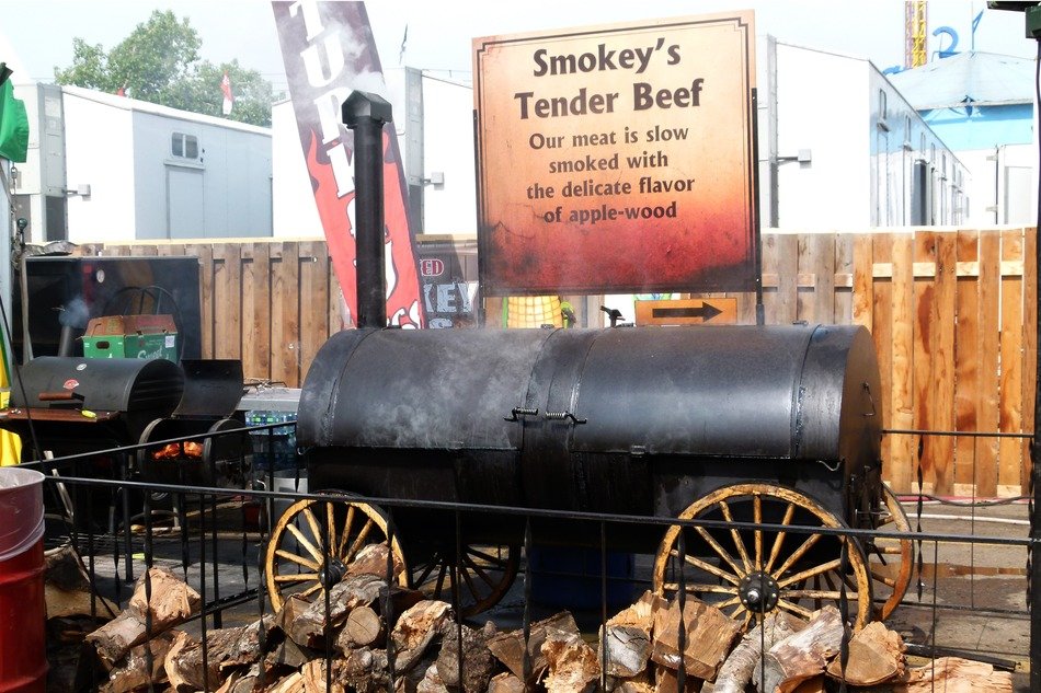 food smoking device with the wheels