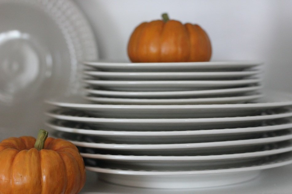 Pupmpkins and plates