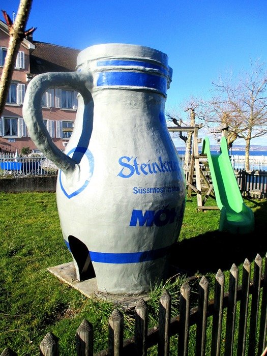 attraction like a mug on the playground