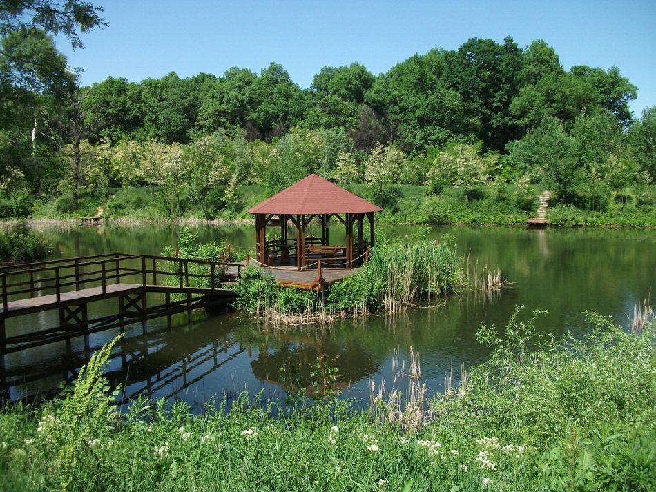 garden house on the lake