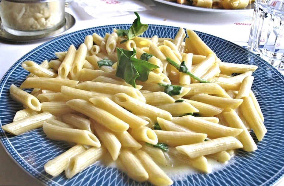 penne with alfredo sauce