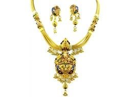 Indian gold jewelry