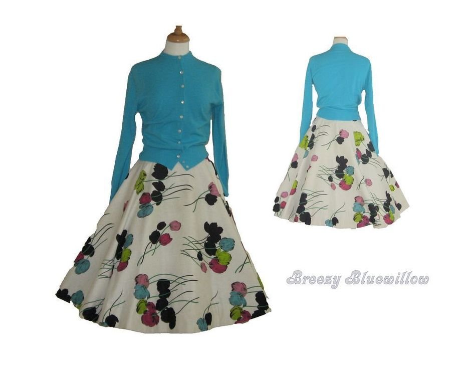 Ä°llustration of sweater And Skirt Sets