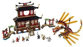 LEGO NINJAGO Fire Temple Da Systems Que Inspira Brincadeiras