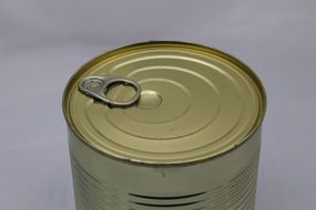 metal tin can