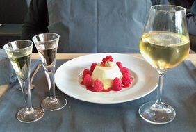 flan with raspberries