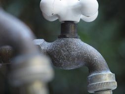 faucet water