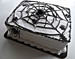 cake with spider