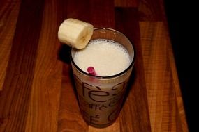 milkshake with banana