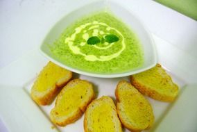 spinach soup with bread