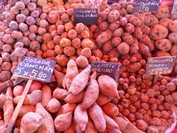 Red potatoes in a market