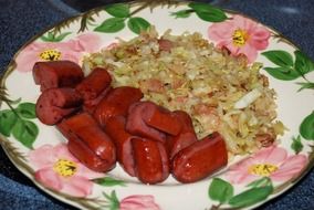 braised cabbage with fried sausages