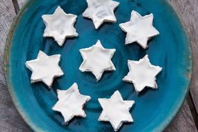 christmas cookies cinnamon stars