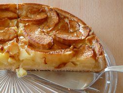 apple pie on a glass plate