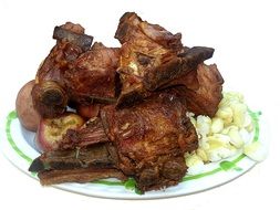 fried ribs are a traditional Bolivian dish