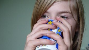 girl drinking cocoa