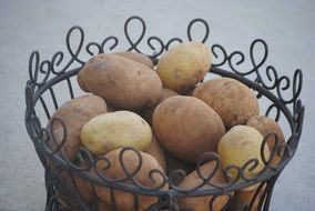 potato in basket