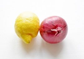 lemon and red onion