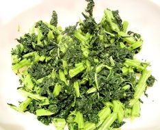 healthy food, kale with olive oil
