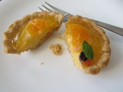 shortbread with curd and tangerine