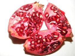 pomegranate slices